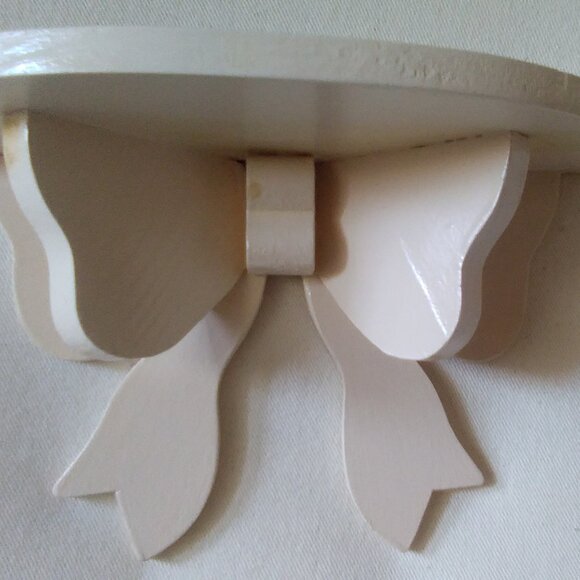 Adorable Wall Mounted Bow Shelf - Picture 9 of 12